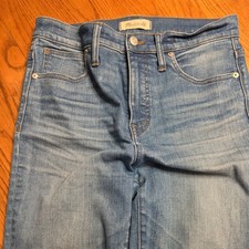 Madewell Women  s Classic Straight Light Wash Blue Distressed Jeans 28 45