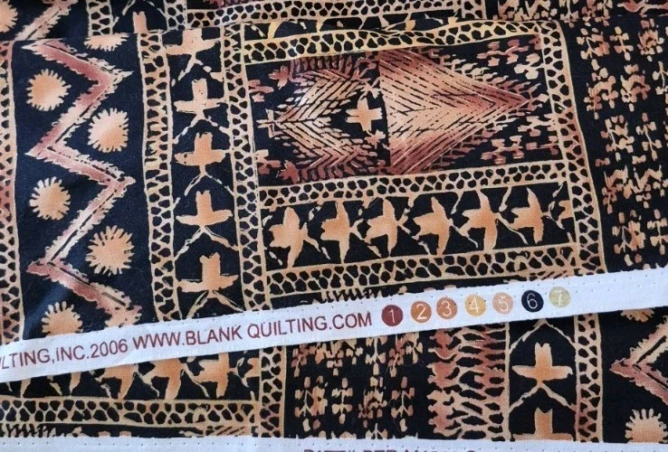 Acolchado en Blanco 2 Yd (+5") X 42" Estampado Geométrico, Negro y Ombre Marrón Tostado Foto 2 de 4