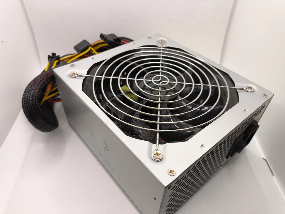 Coolmax V-600 ATX Power Supply (comes in a Corsair CX600 box) - Image 2 of 4