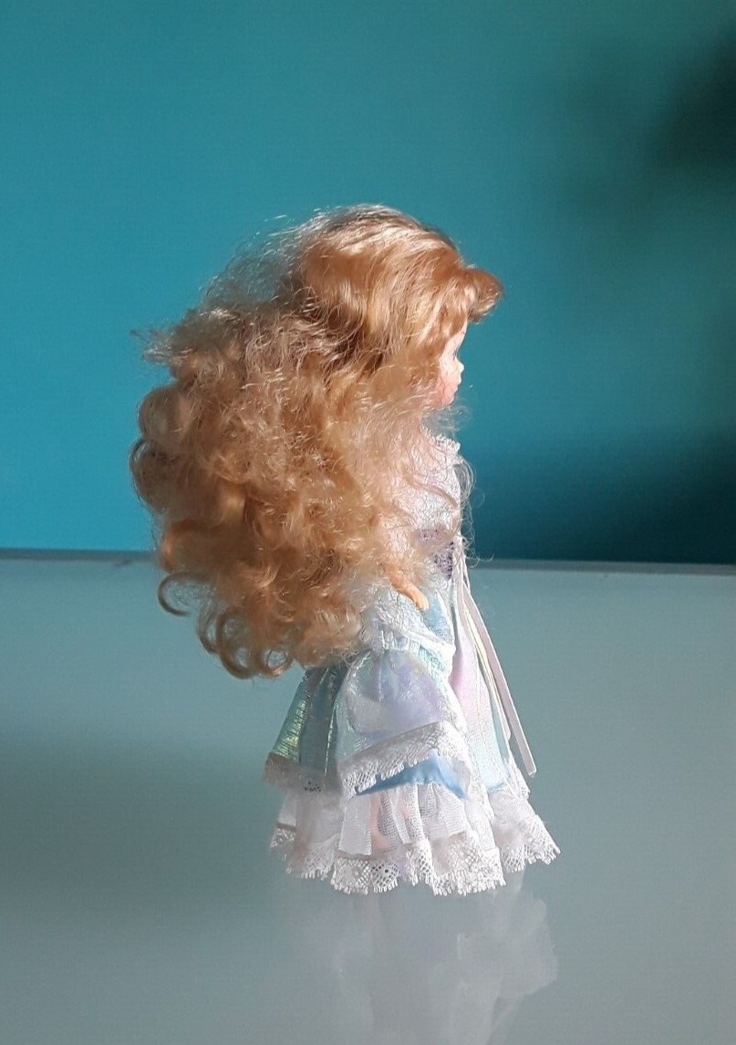 1986 MATTEL LADY LOVELY LOCKS MAIDEN FAIR HAIR AVEC 3 PIXITAILS