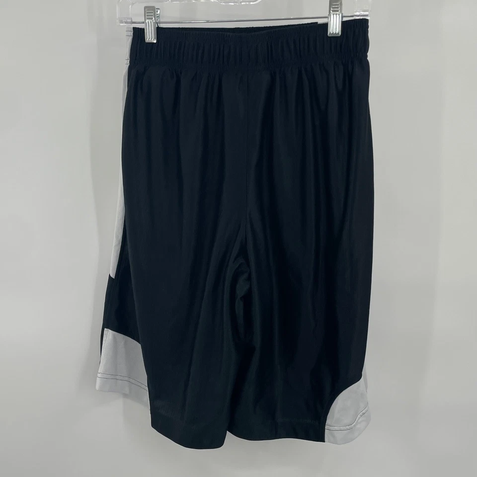 Shorts de basquete masculino Under Armour logotipo preto e branco tamanho médio - Imagem 3 de 4