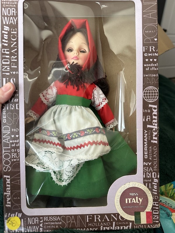 Wonderful World Off Effanbee Dolls, Italy, 11", Made In The USA. In Box.