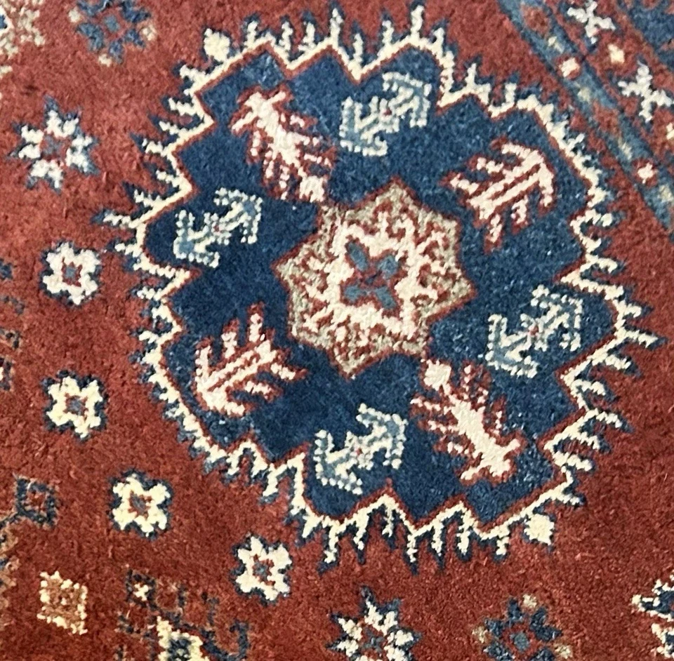 Hand knotted oriental Rug proximally 8' x 10' - Image 3 of 4