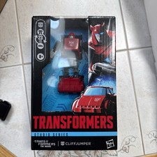 Transformers Studio Series Deluxe 86 Cliffjumper TF1986 Movie  Figure In Hand