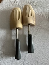Vintage Pair Plastic Metal Shoe Form Keepers Adjustable Stretchers Size L