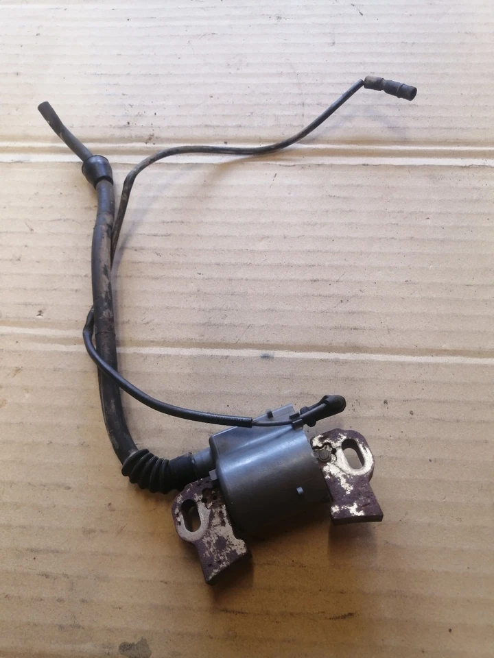 Bobine d'allumage (ORIGINE) moteur HONDA GX 390 - Photo 1/2
