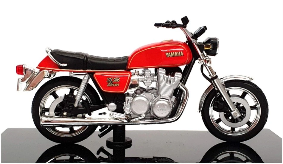 Atlas Editions 1/24 Scale 4 658 130 - 1978 Yamaha XS Eleven - Red - Image 3 of 4