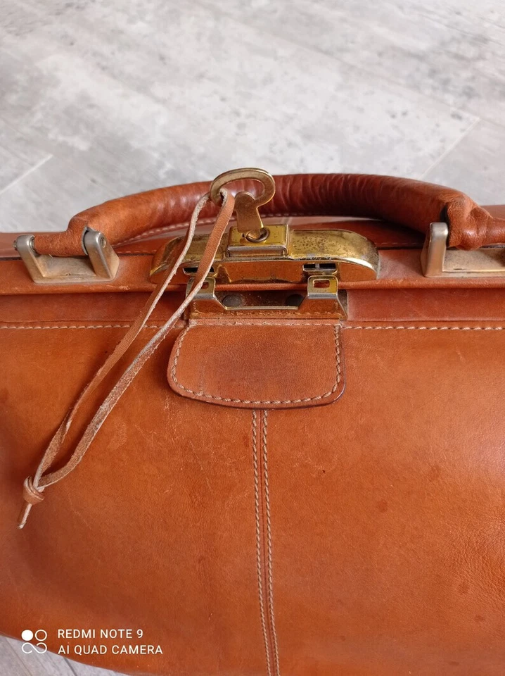 Sac à main vintage en cuir marron petit bagage à main vintage style médecin. - Photo 4/4
