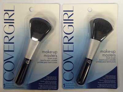 LOT OF 2  - COVERGIRL MAKE-UP MASTERS BLUSH BRUSH NEW IN PACKAGE