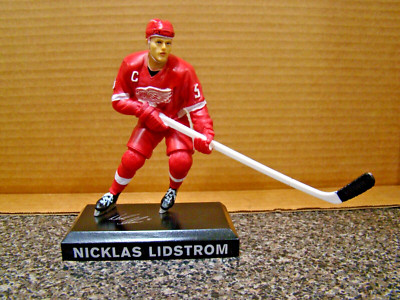 NEW NICKLAS LIDSTROM LITTLE CAESARS STATUE EXCLUSIVE COLLECTIBLE