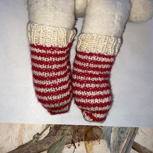 1982 Vintage Elegante Dakin Woolie Teddy Bear Plush Red Striped Socks Scarf - Picture 4 of 24