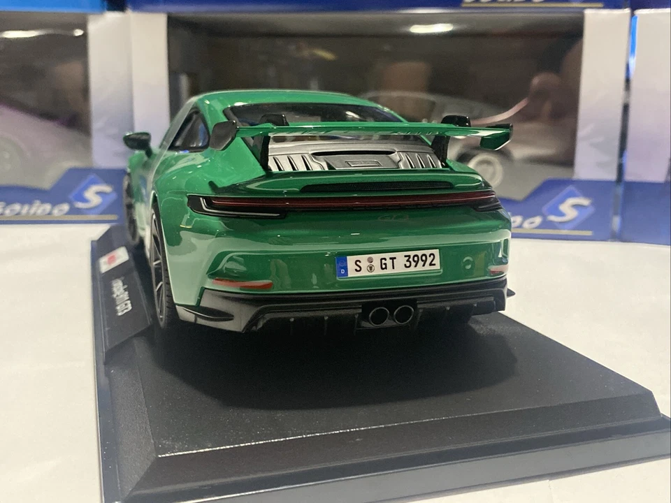 Porsche 911 GT3 - Green 1:18 Scale Maisto Special Edition. Die-cast - New - Image 4 of 4