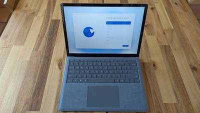 Microsoft Surface Laptop 4 13'' (256GB SSD, Ryzen 5, 2.20 GHz, 8GB) - See Notes
