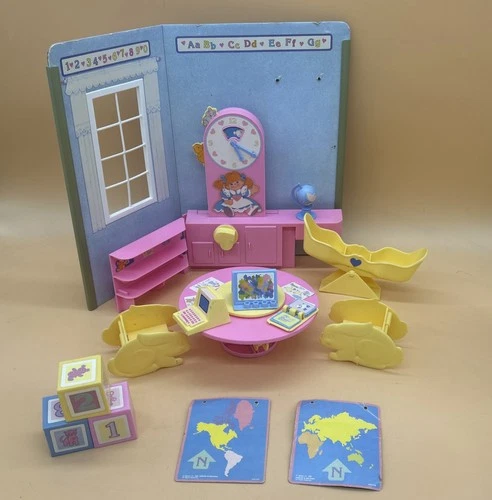 Barbie The Heart Family School Playset Classroom & Accessories Vintage 1988 Rare