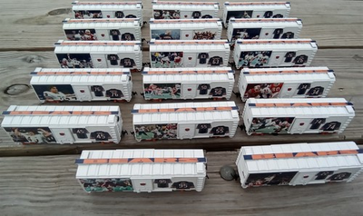 #ad HO scale boxcar nfl train set lot of 17 CHICAGO BEARS athearn blue box northern $899.00