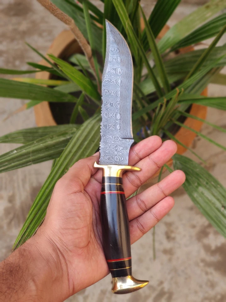 Handgefertigtes Bowie-Messer aus Damaststahl, Messing-Parierstück & Horngriff - Bild 3 von 4