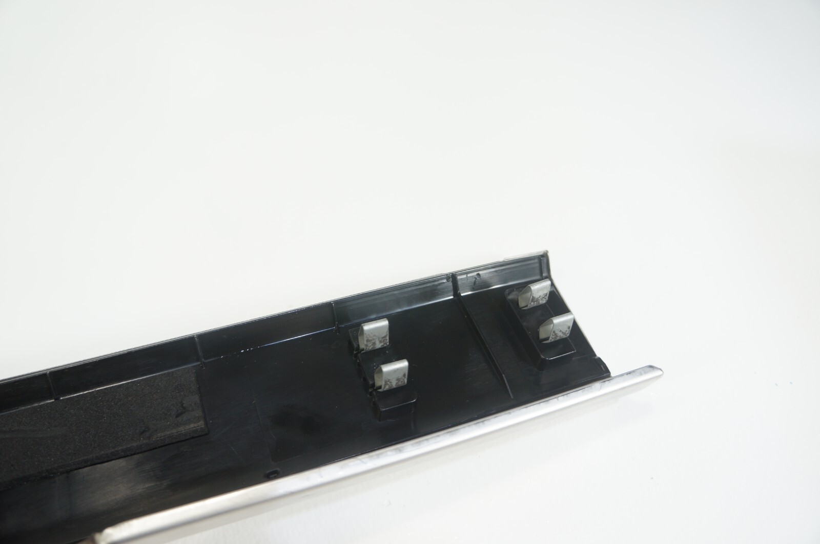 06-2012 Bentley Continental Flying Spur Rear Right Passenger Side Door Step Sill