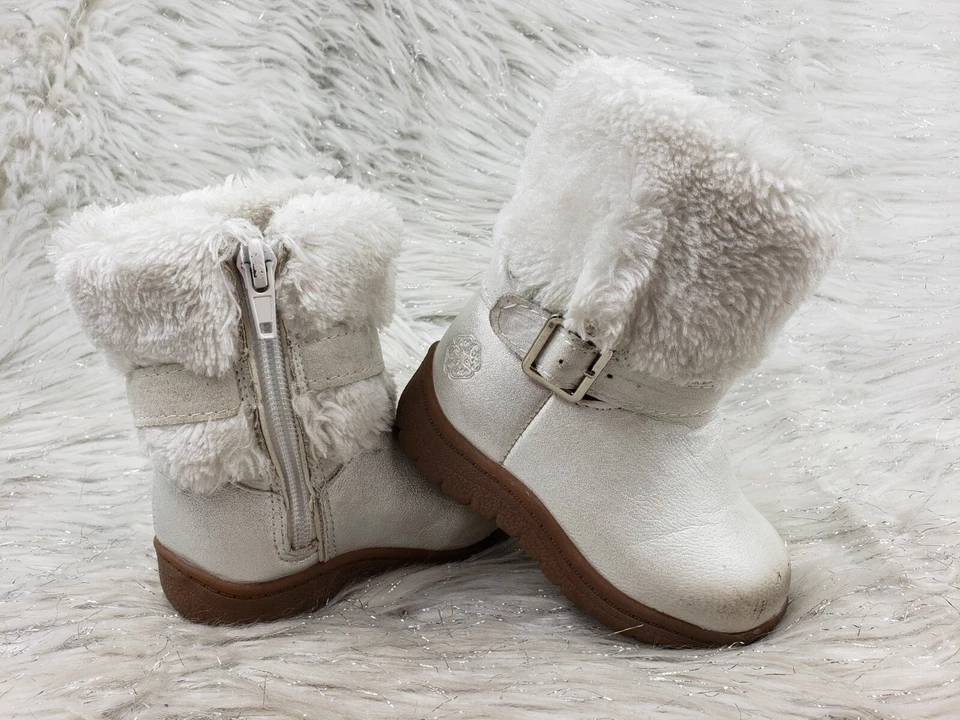 Botas de invierno OSH KOSH B'GOSH para niñas pequeñas talla 5 perlas Foto 2 de 4