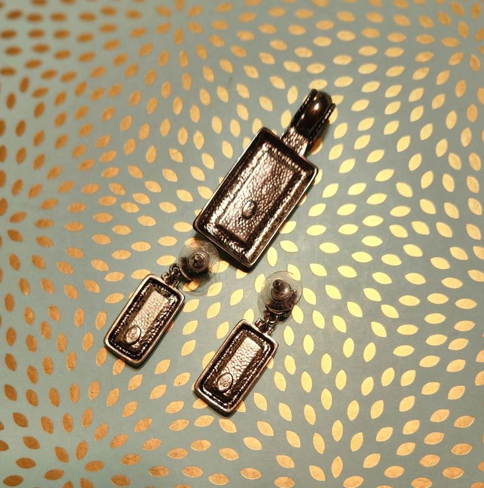 Juego de pendientes y colgantes de nácar de colección Premier Designs  Foto 4 de 4