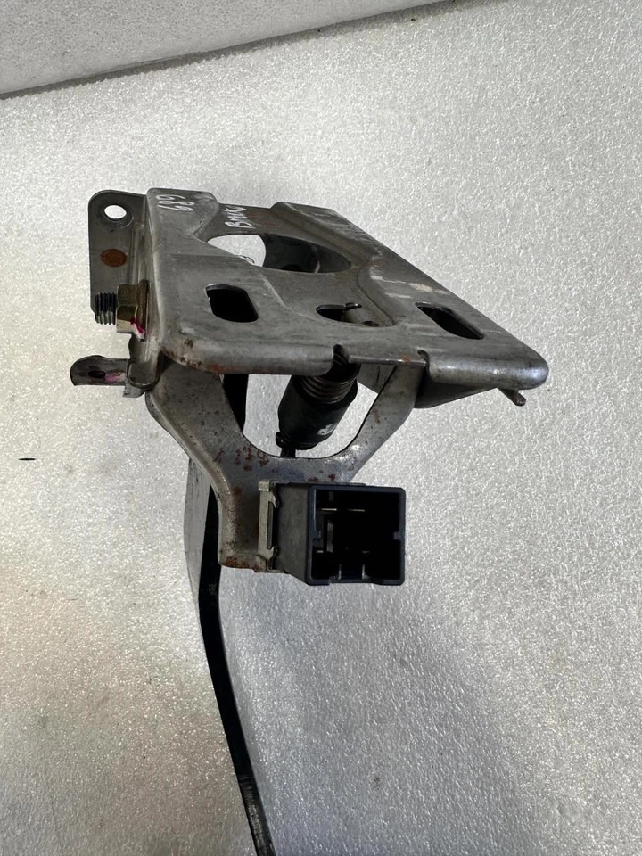 Pedal de freno Acura RL 1999 2000 2001 2002 2003 2004 Foto 3 de 4