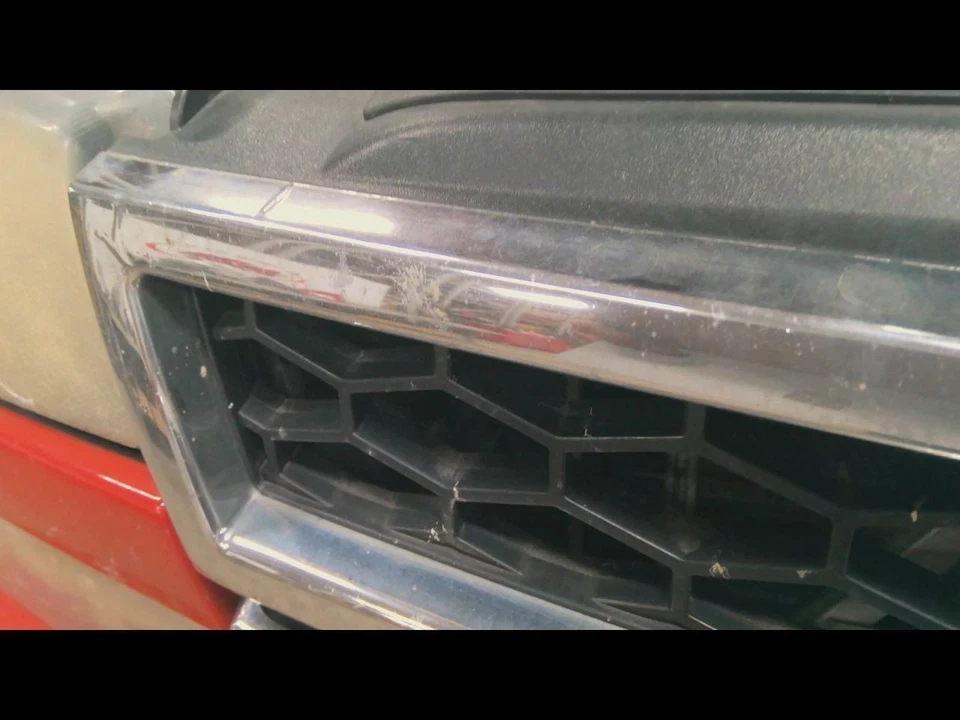 Grille Classic Style Creased Door Skin Fits 05-07 SILVERADO 2500 PICKUP 733012 Foto 2 de 4