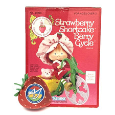 NEW In Sealed Box Vintage Strawberry Shortcake's Berry Tricycle Toy Vehicle