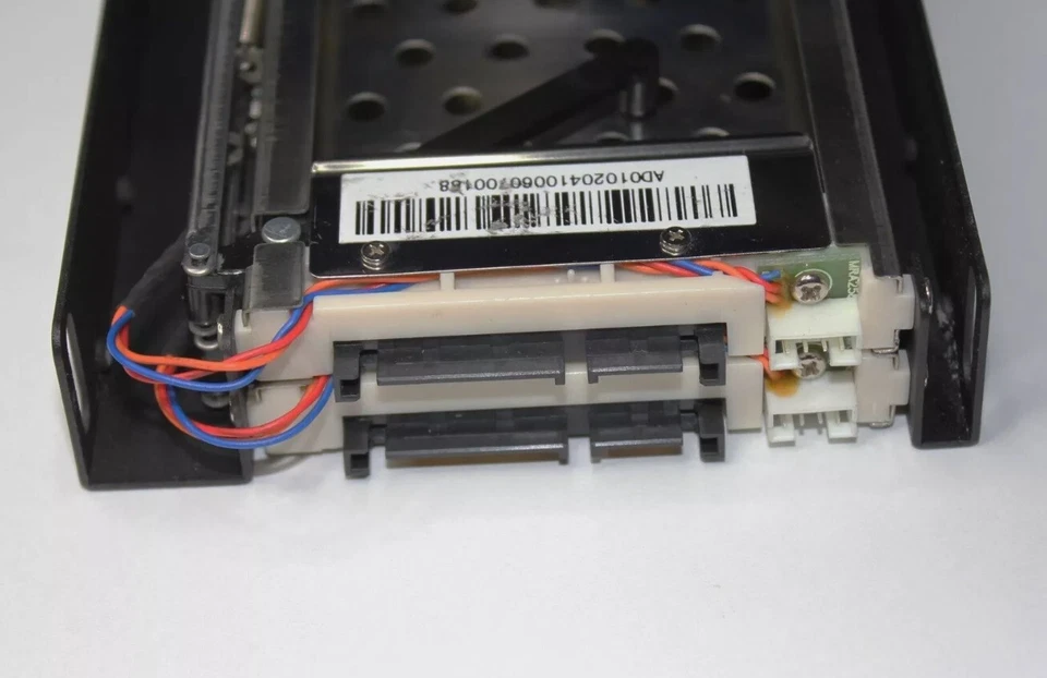 Addonics 2.5in Internal SSD/HDD Dual Snap-in 2-Bay Mobile Rack - Image 4 of 4