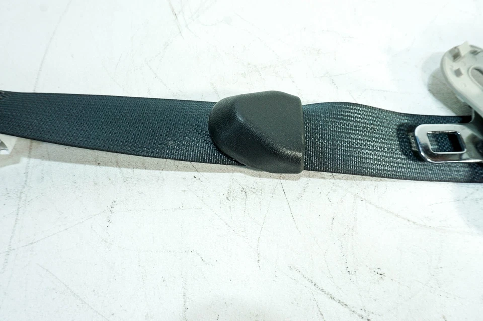 16-20 Infiniti QX60 3,5 L OEM Retractor de cinturón de seguridad trasero derecho 2494545-AC 5083 Foto 3 de 4