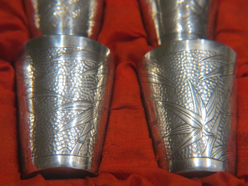 Juego de 6 tazas de sake o vodka de bambú de exportación china de plata de ley casi nuevas Foto 3 de 4