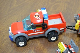 Lego City Fire Off-Road Fire Rescue (7942) Complete w/ Minifigure