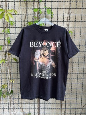Vintage 2014 Beyonce The Mrs Carter Show Tour T-shirt Size M