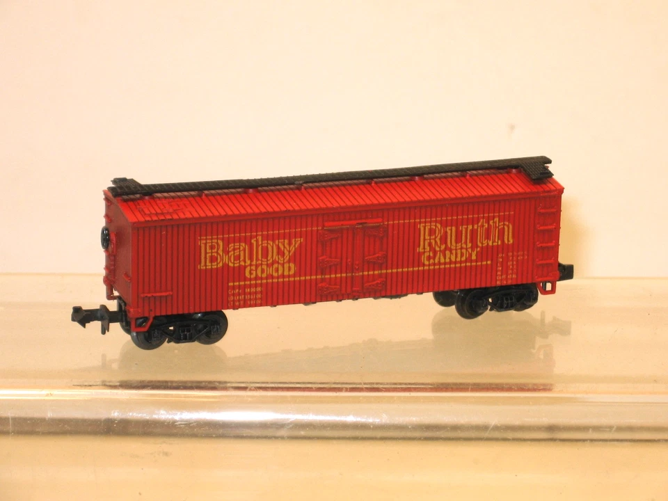 N Scale MINITRIX 3185 Baby Ruth Old Time Woodside Reefer OB MINT - Image 3 of 4