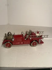 Arrons Fox Combination Fire Truck (12-inch)