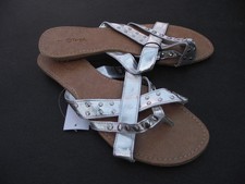 BNWT Ladies Sz 8 Stunning Silver Target Brand Low Heel Pretty Summer Sandals