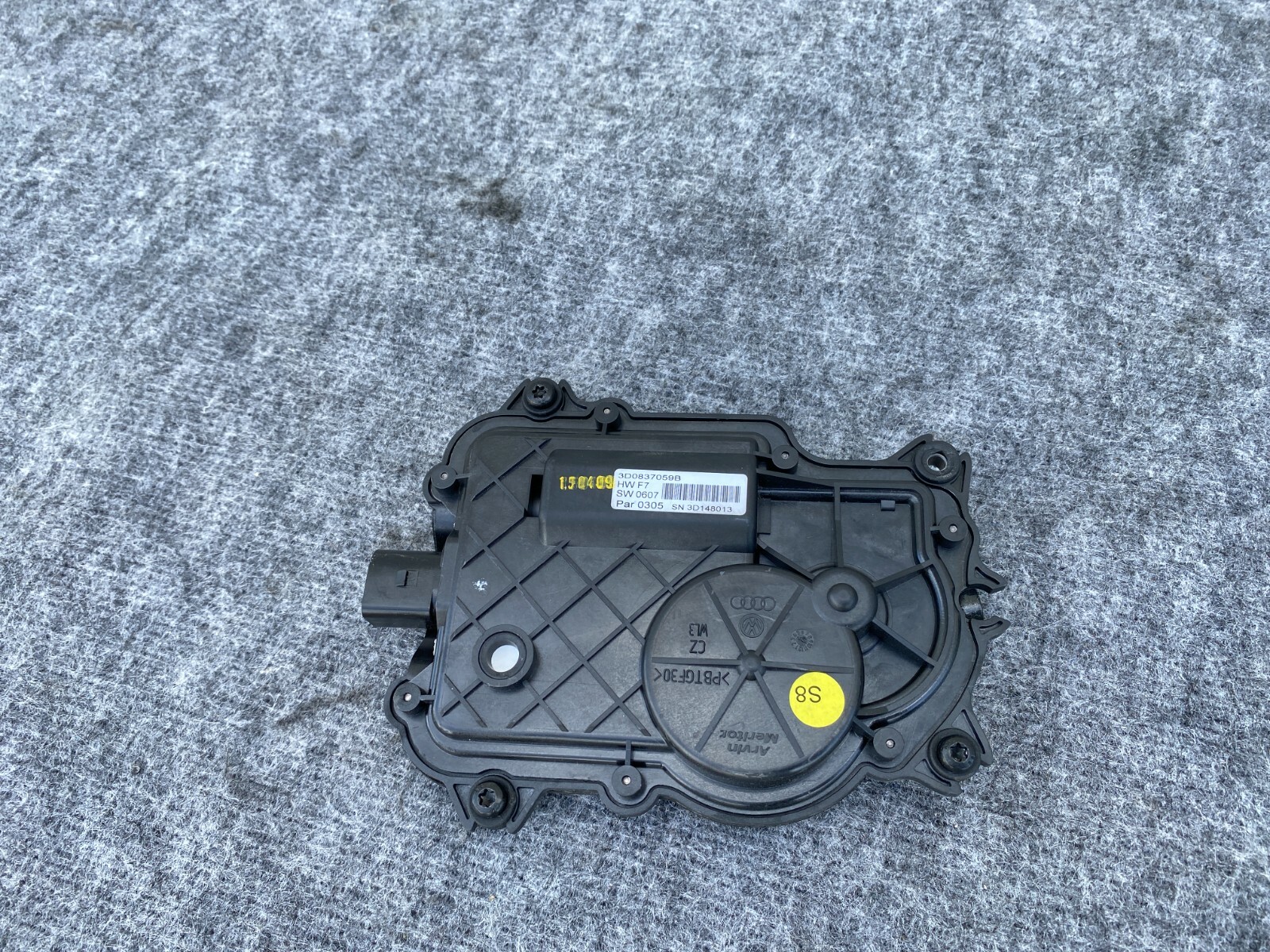 Bentley Continental GT 2004-2012 Door soft close actuator