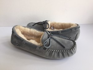 ugg dakota slippers uk