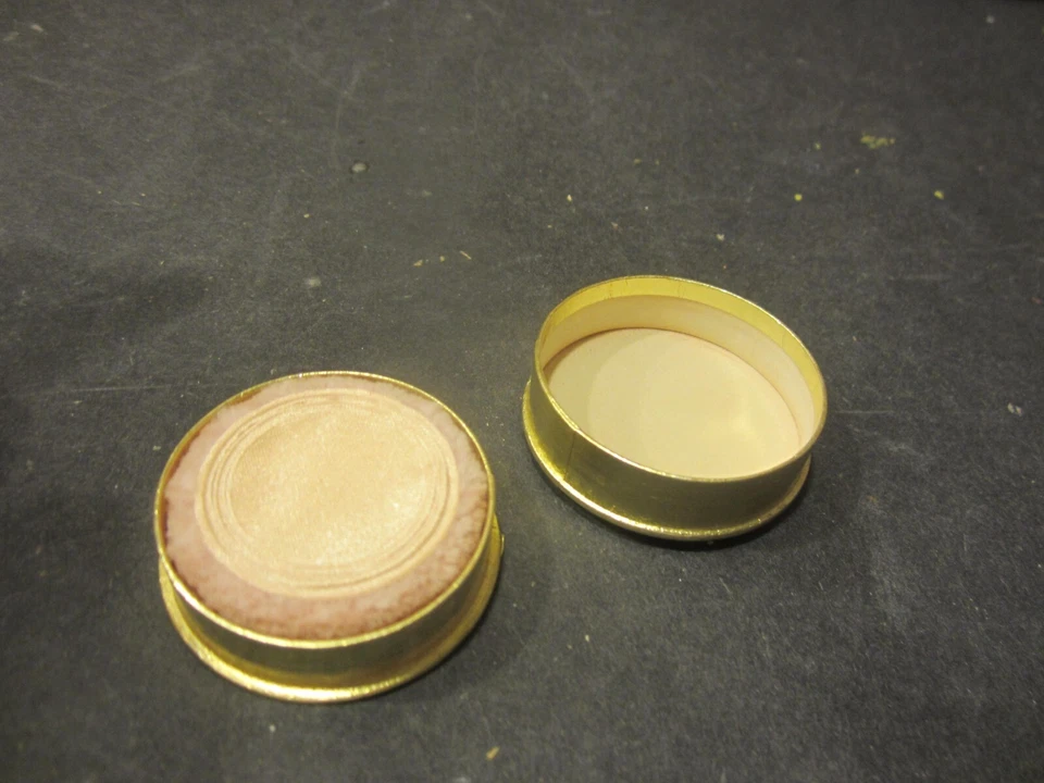 Nuevo contenedor de muestras de seda de maíz prensado en polvo Shulton Toronto CN _Clifton NJ Foto 4 de 4