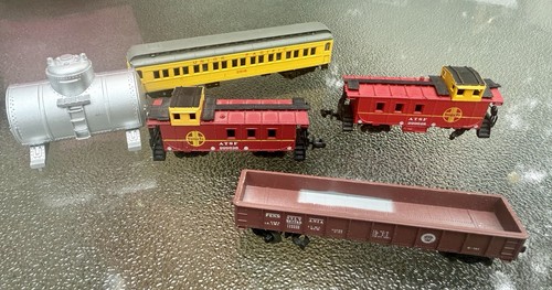 LOTE de tren vintage escala N ATSF Caboose 2 petroleros Union Pacific 2515 Penn PA | Zustand: Used