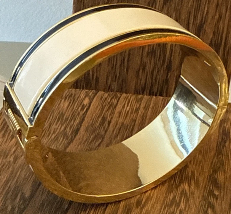 Brazalete Talbot's Brazalete Ancho Marfil Negro Rayas Tono Dorado Bisagras Magnético 7”L 1”W Foto 4 de 4