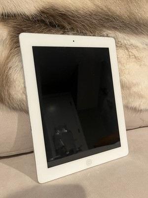 Apple iPad 4th Gen A1458 9.7 inch 16GB White Wi-Fi Only - Used