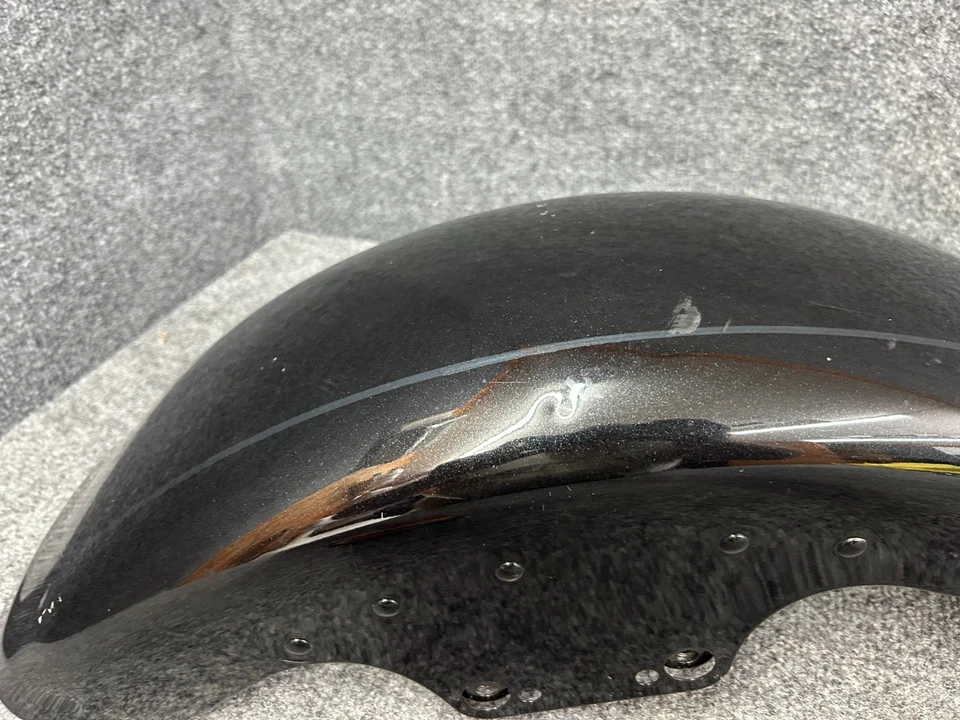 OEM HARLEY-DAVIDSON 2018-2025 Softail Fat Boy FLFB Front Fender **SCRATCHED** - Imagem 3 de 4