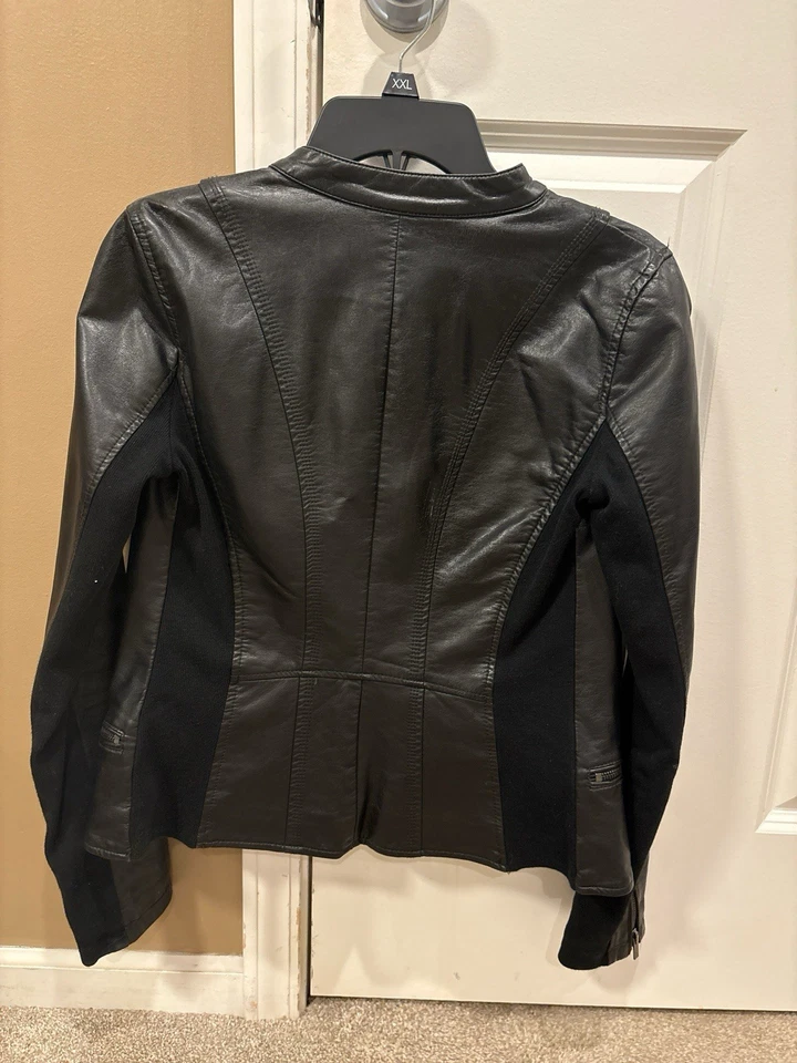 Chaqueta de moto Express de cuero sintético para mujer Foto 3 de 3