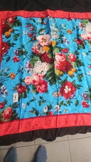 Foulard Yves St Laurent