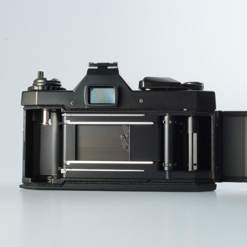 EXCELLENT COSINA CT-1G + COSINON-S 50mm F/2 MF Film SLR Camera - Picture 3 of 19