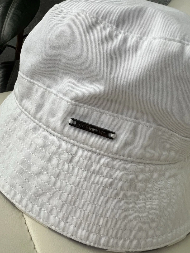 Burberry Sombrero Cubo Reversible Cuadros Nova y Placa Logotipo Blanco Para Hombre Panamá Foto 4 de 4