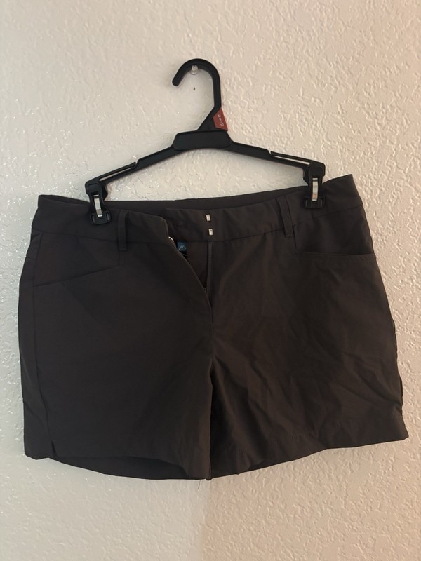Women’s size 6 shorts 
