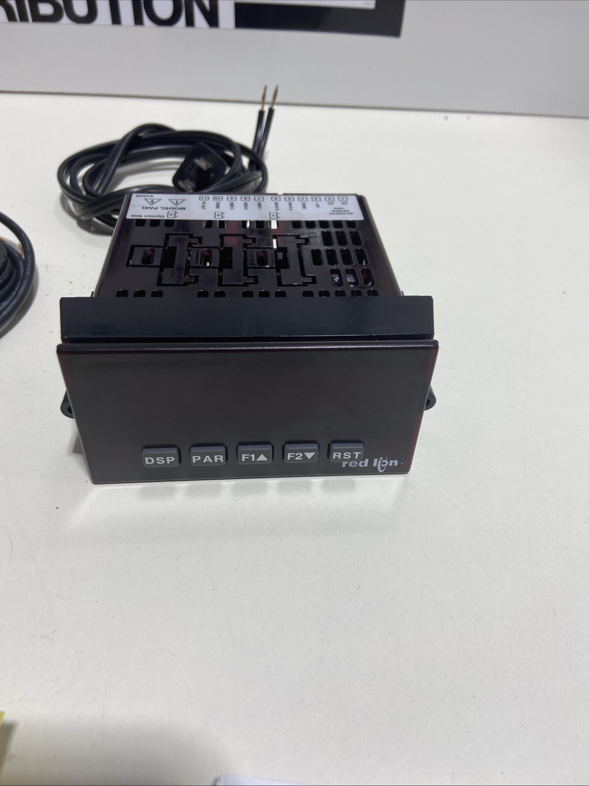 1PCS NEW Red Lion Controls PAXI0020 Digital Panel Meter W/ Omron E3FA-RP11