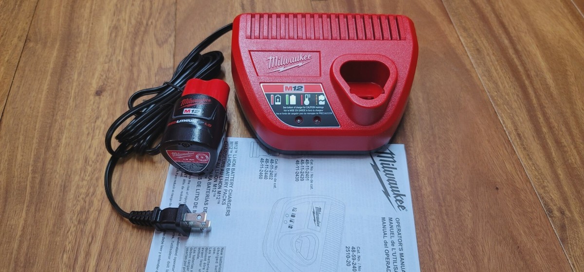 ASUNCELL M12 Oplader – Compatibel Met Milwaukee M12 Accu’s (48-11-2401 T/m 2460) – Snel Laden 10,8-12V – 2,0A – Met Intelligente Beveiliging