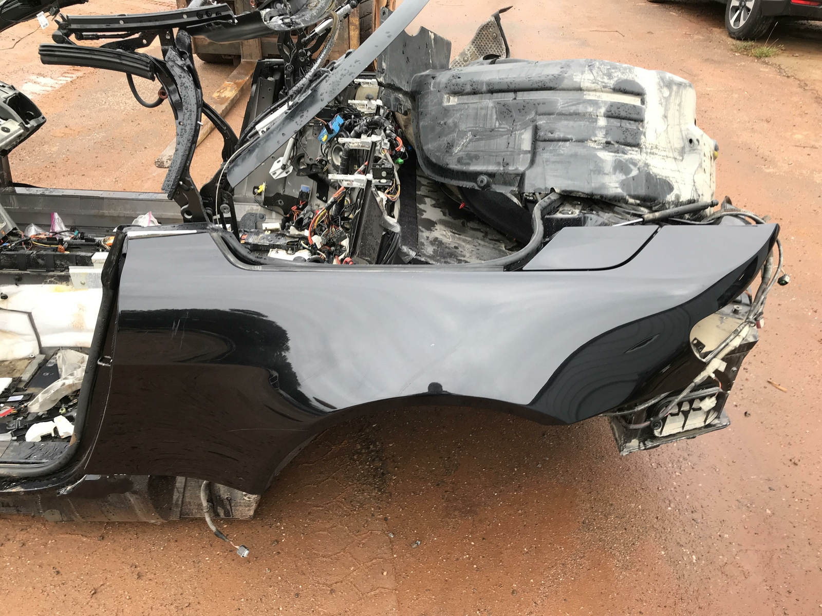 09-16 ASTON MARTIN V8 VANTAGE QUARTER PANEL CONVERTIBLE CUT OEM LEFT LH