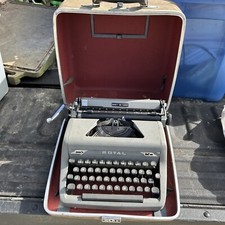 Vintage Royal Quiet De Luxe with The Magic(Trade Mark) Margin Typewriter thumbnail